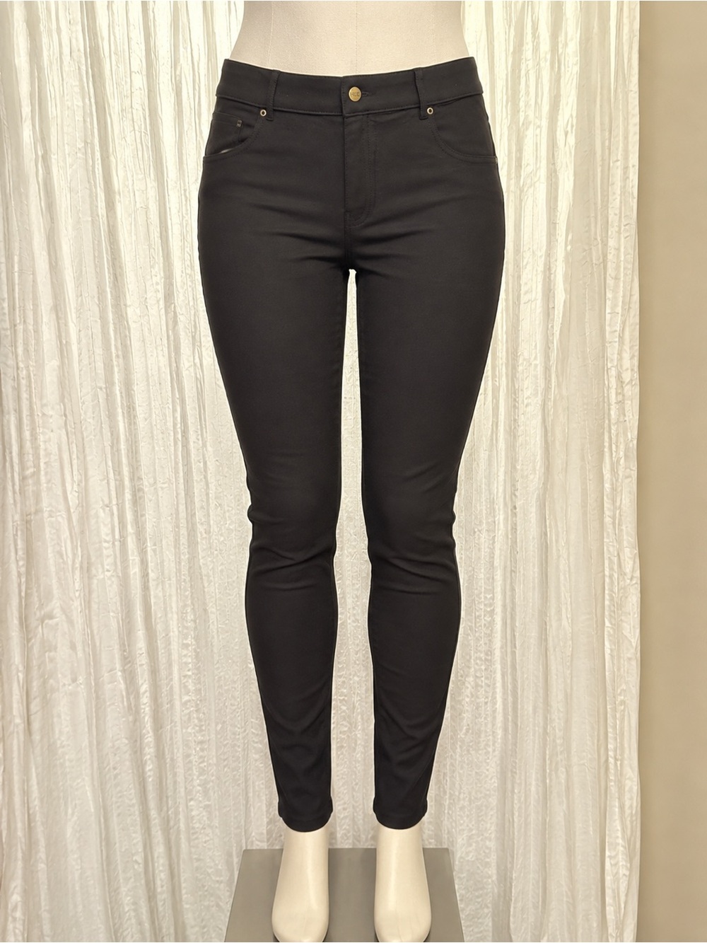 HUE Women's Black Skinny Stretch Jeans in XL
